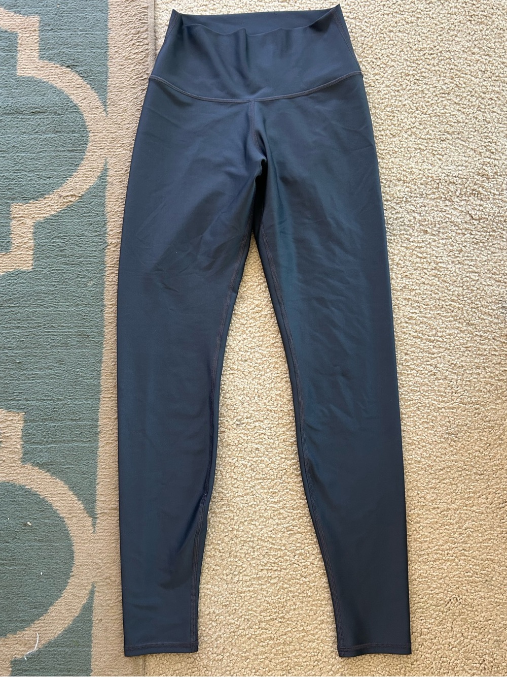 ALO High-Waist Airlift Legging in Anthracite - Picture 4 of 8
